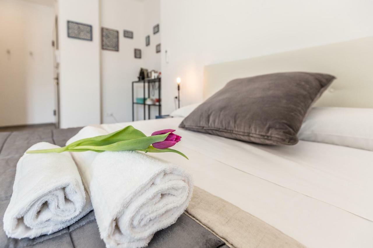 Central City Rooms Executive Suite Bolonia Exterior foto