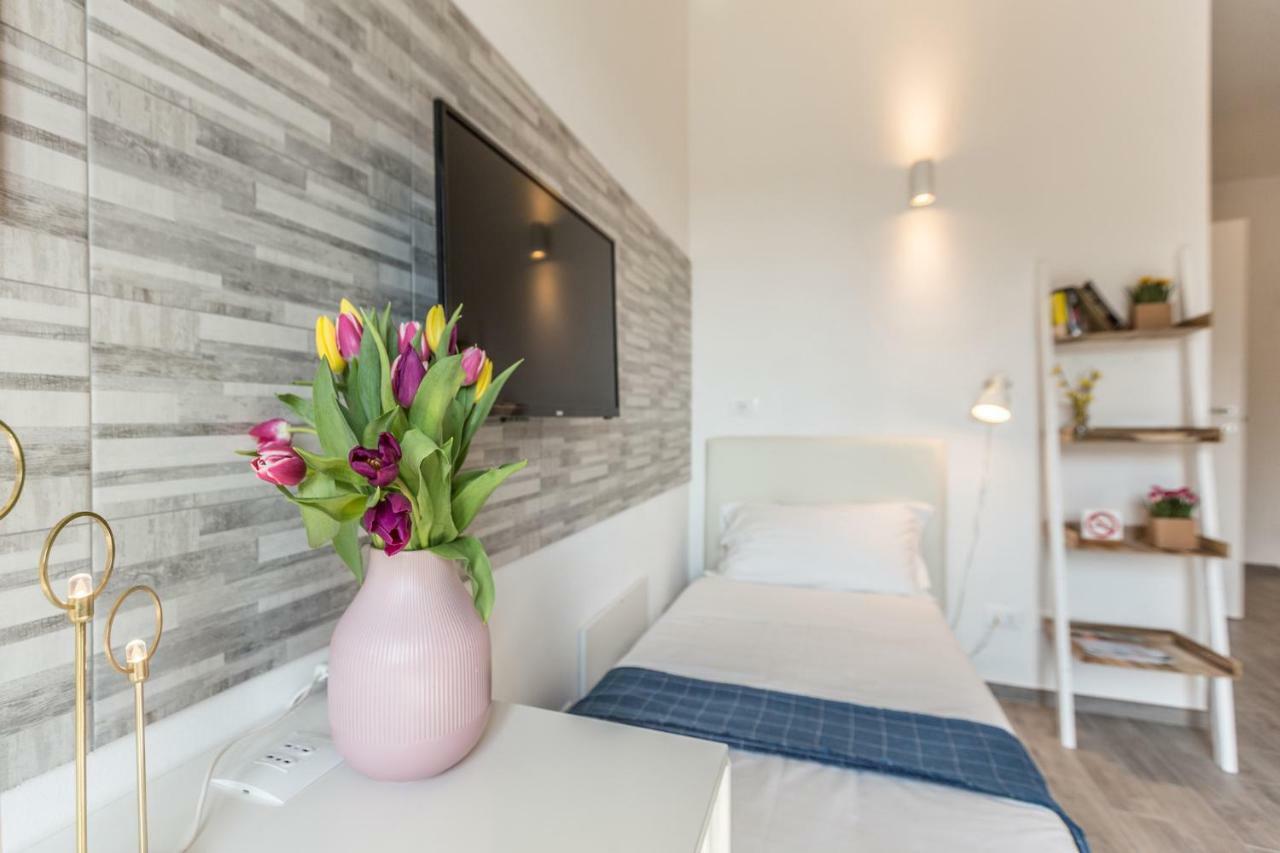 Central City Rooms Executive Suite Bolonia Exterior foto