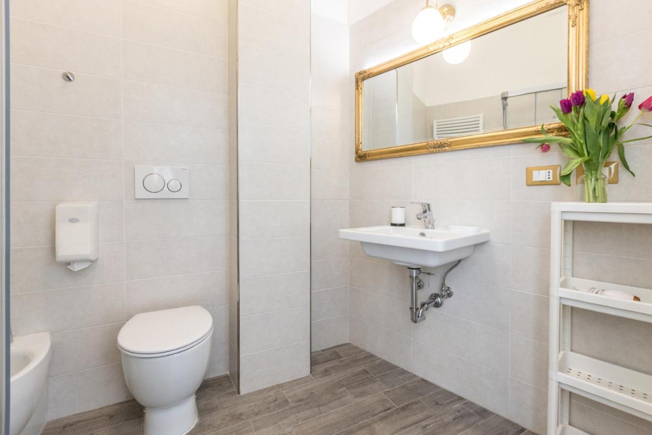 Central City Rooms Executive Suite Bolonia Exterior foto